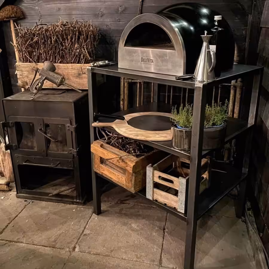 Stalen kast voor een oven of een iron kitchen BBQ Stalen kast voor een oven of een iron kitchen BBQ