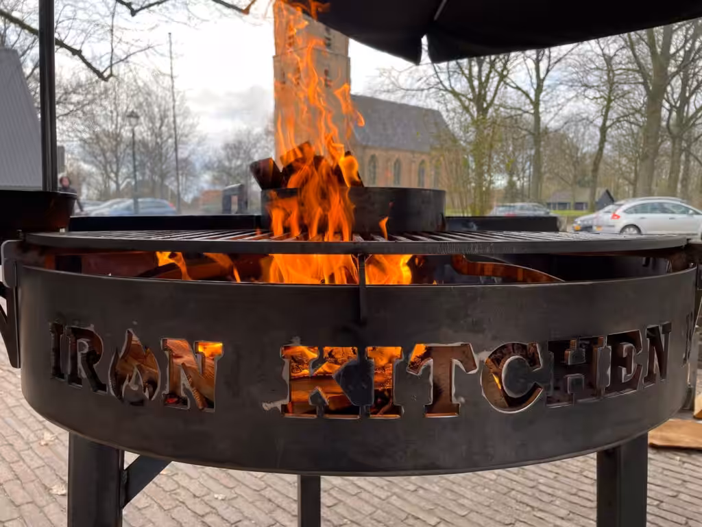 Iron kitchen BBQ is een nieuwe vorm van BBQ-en Iron kitchen BBQ is een nieuwe vorm van BBQ-en