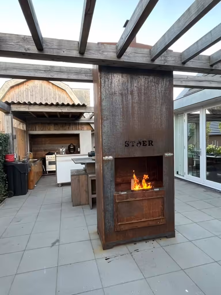 Stalen BBQ van Stoeretafels Stalen BBQ van Stoeretafels