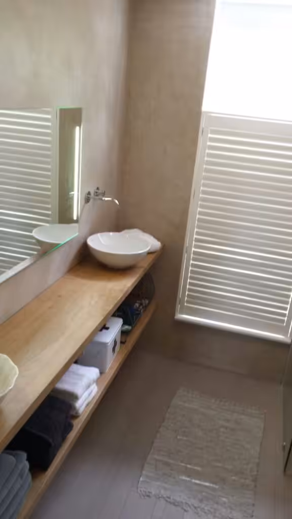 Houten badkamer kastje Houten badkamer kastje